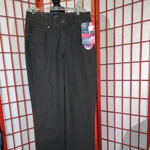 New Riders curvier by Lee black 10M